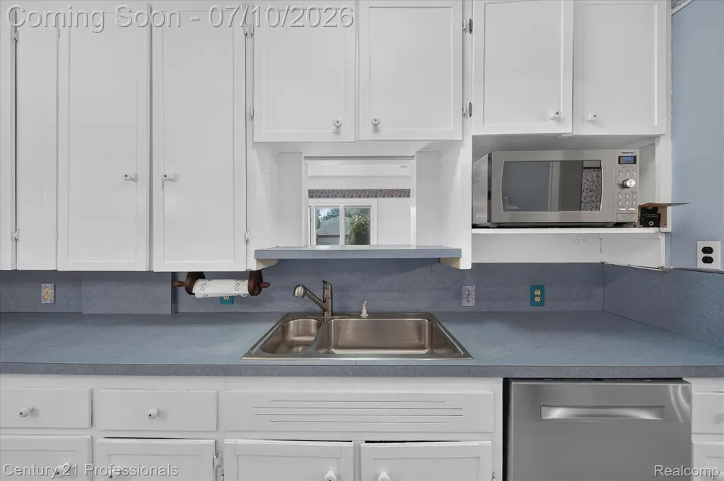 2019 N Highland Street Dearborn City MI 48128
