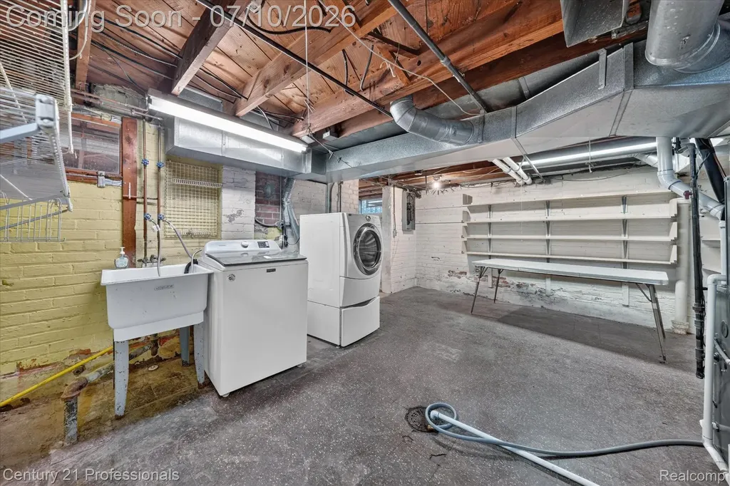 2019 N Highland Street Dearborn City MI 48128
