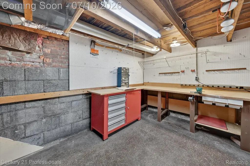 2019 N Highland Street Dearborn City MI 48128