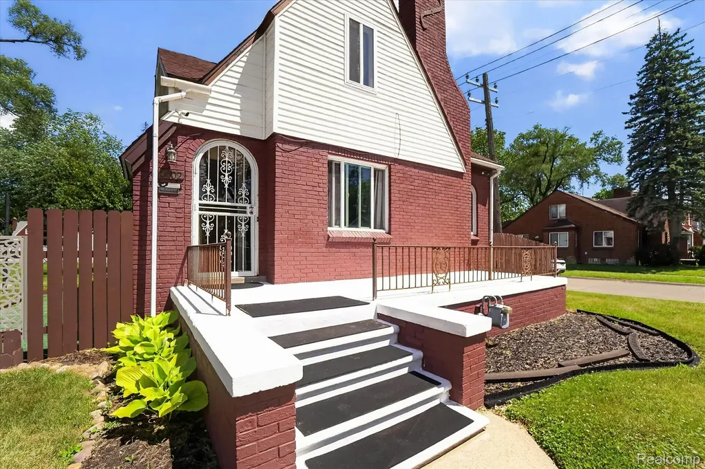 15802 Mansfield Street Detroit City MI 48227