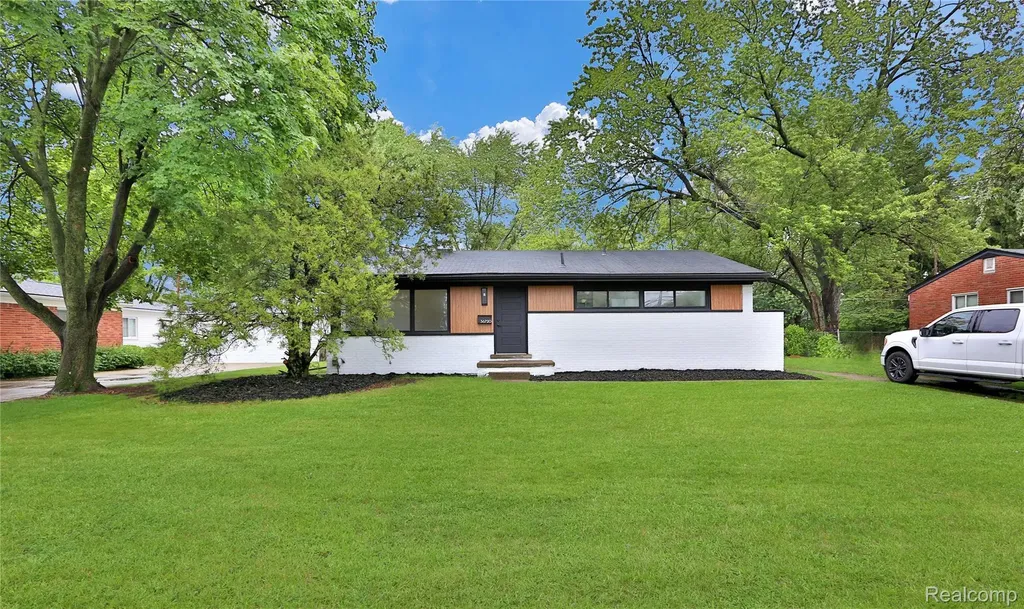 36720 N Schafer Street Clinton Charter Township MI 48035