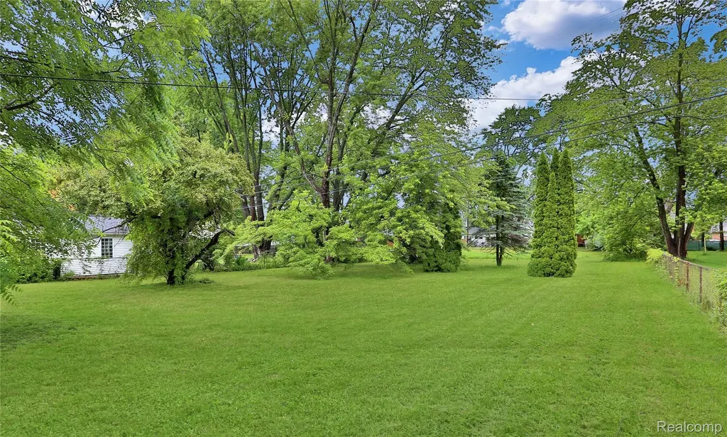 36720 N Schafer Street Clinton Charter Township MI 48035