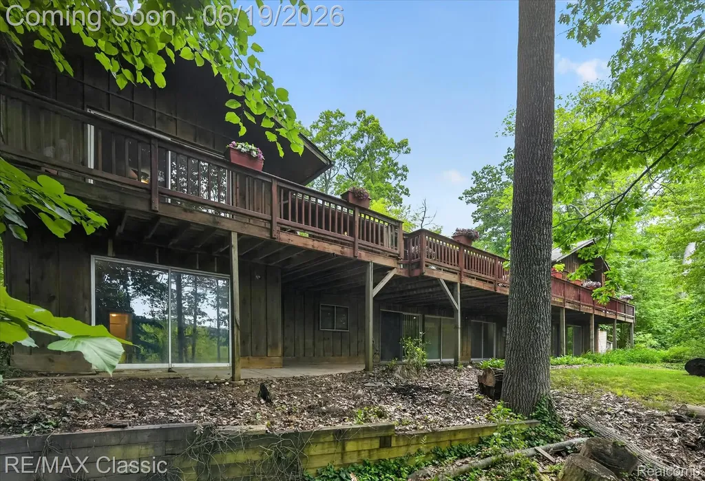 12189 Gage Road Holly Township MI 48442