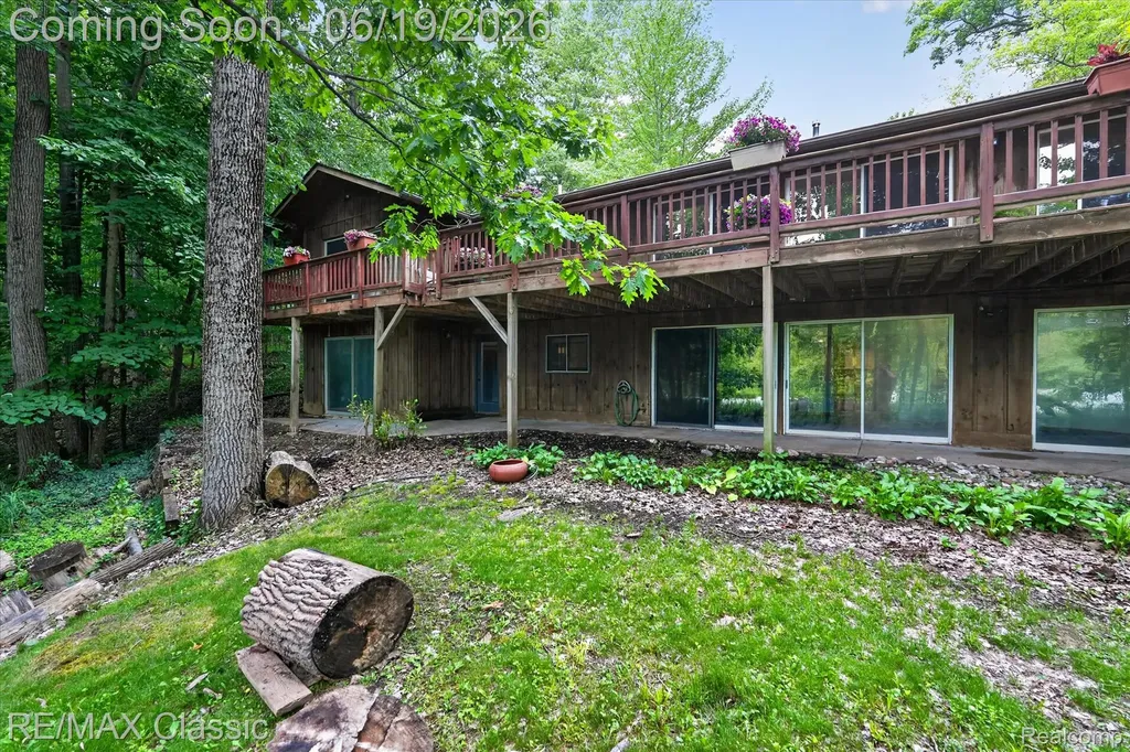 12189 Gage Road Holly Township MI 48442