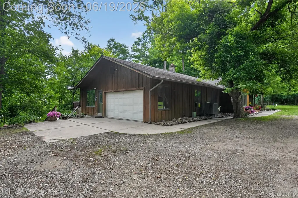 12189 Gage Road Holly Township MI 48442