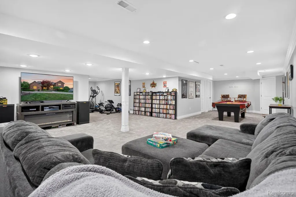 47100 Tania Court Plymouth Charter Township MI 48170