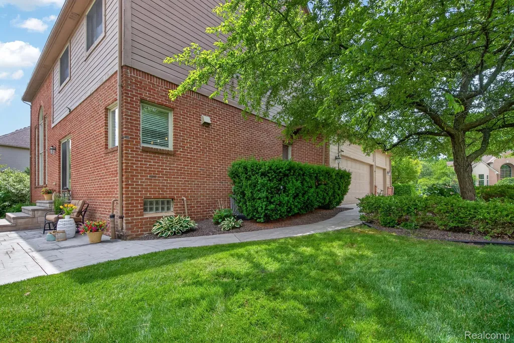 47100 Tania Court Plymouth Charter Township MI 48170