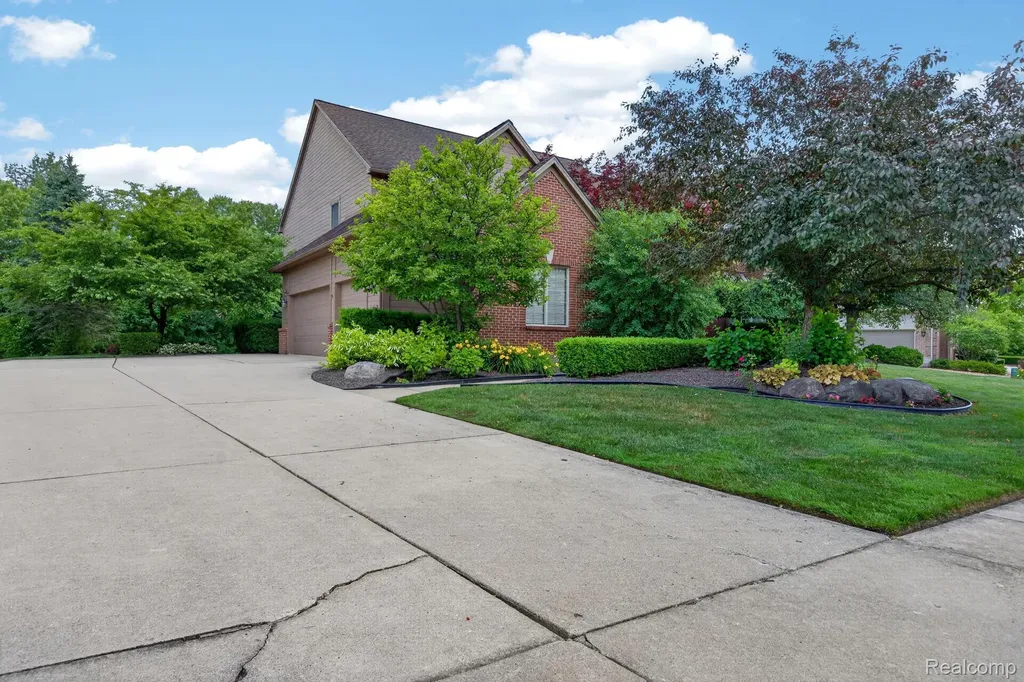 47100 Tania Court Plymouth Charter Township MI 48170