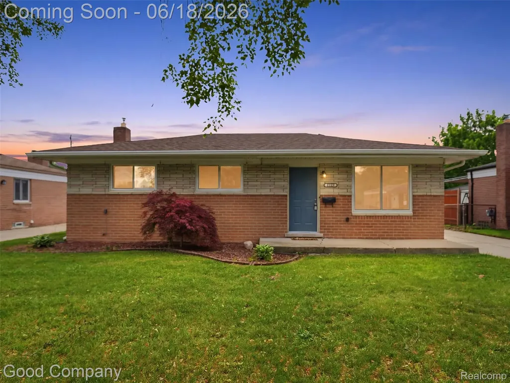 31506 Gardendale Drive Warren City MI 48088