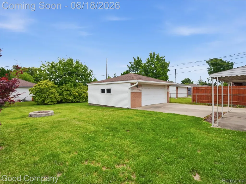 31506 Gardendale Drive Warren City MI 48088