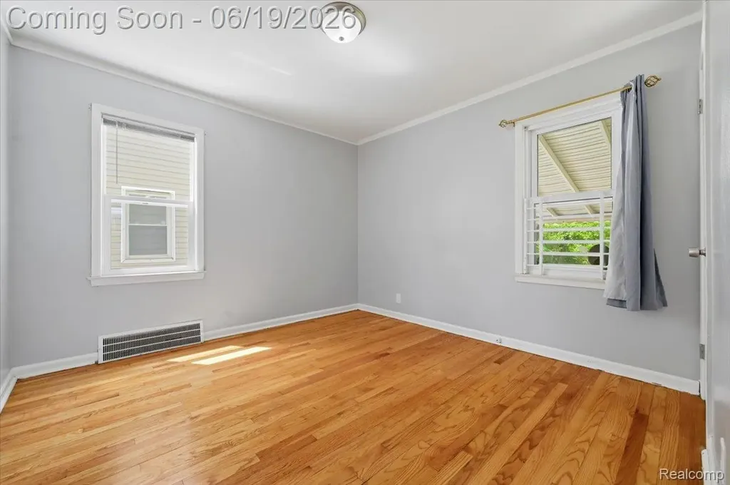 16069 Fairmount Drive Detroit City MI 48205