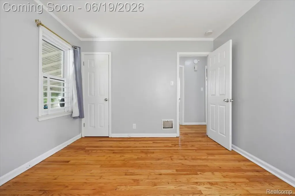 16069 Fairmount Drive Detroit City MI 48205