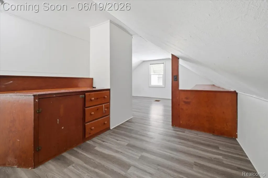 16069 Fairmount Drive Detroit City MI 48205