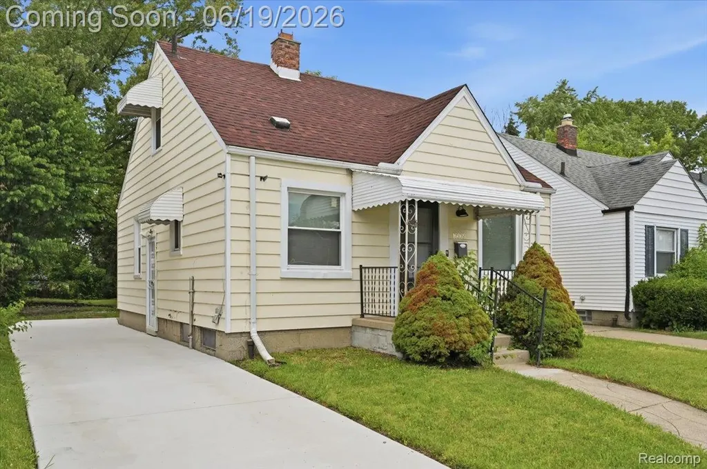 16069 Fairmount Drive Detroit City MI 48205
