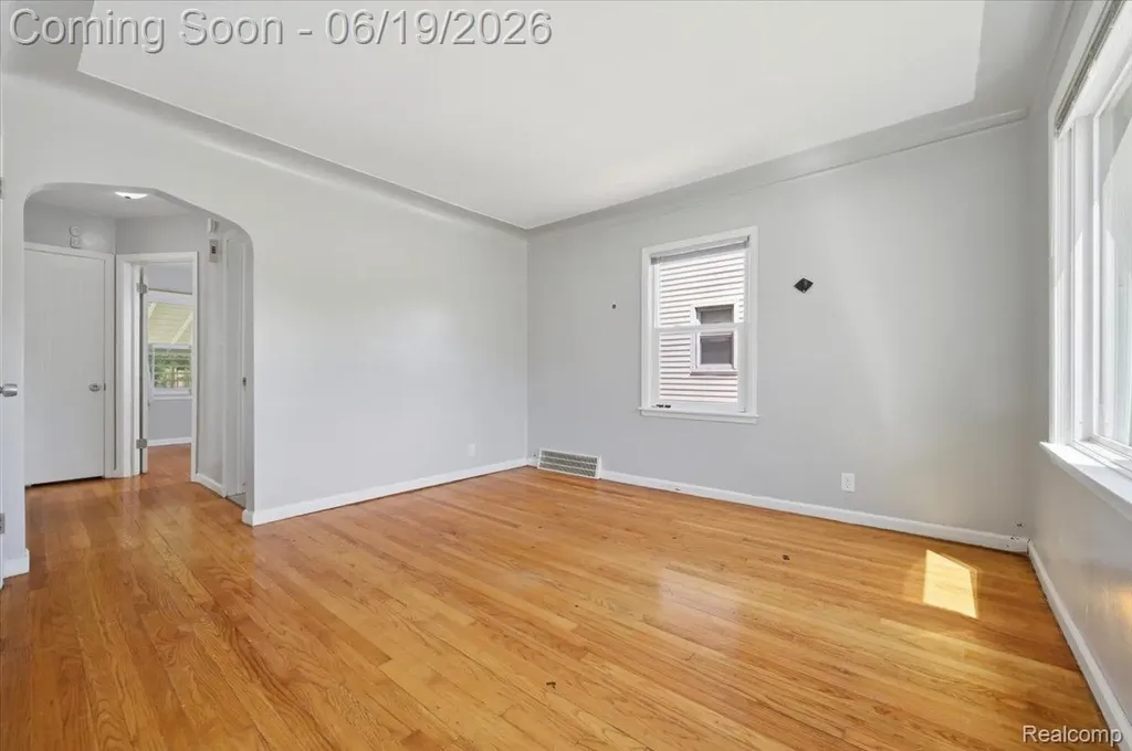 16069 Fairmount Drive Detroit City MI 48205