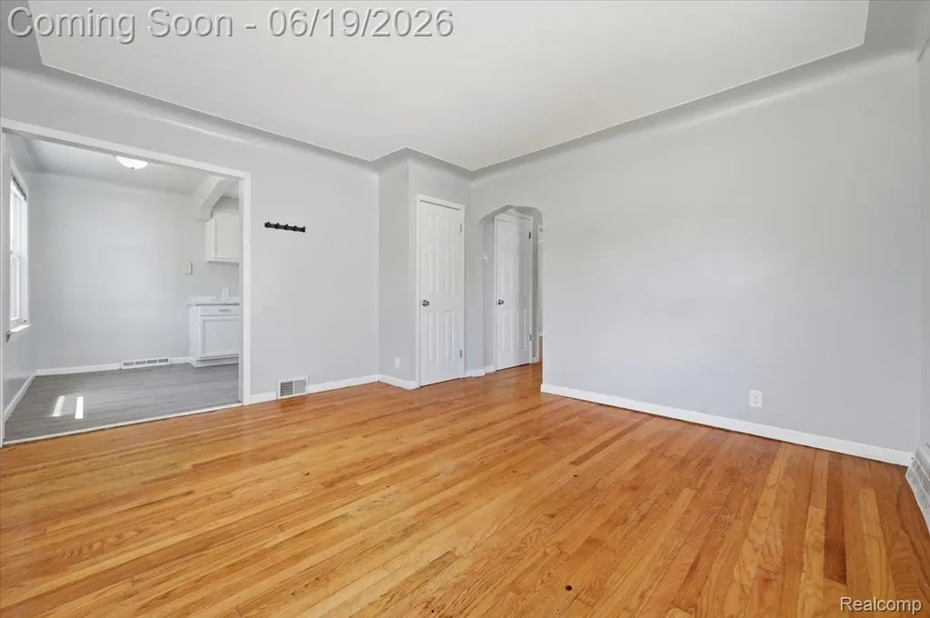 16069 Fairmount Drive Detroit City MI 48205