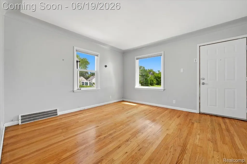 16069 Fairmount Drive Detroit City MI 48205