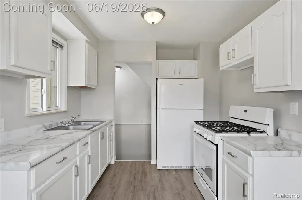 16069 Fairmount Drive Detroit City MI 48205