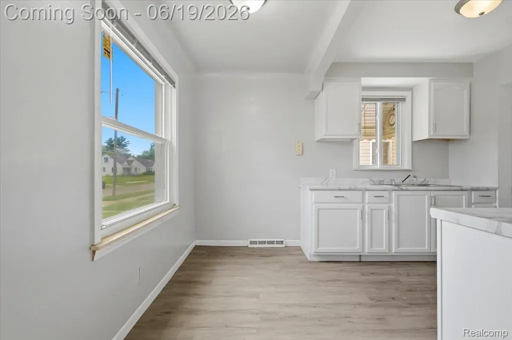 16069 Fairmount Drive Detroit City MI 48205