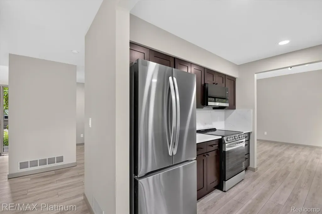 32 Haverhill Court Ann Arbor City MI 48105