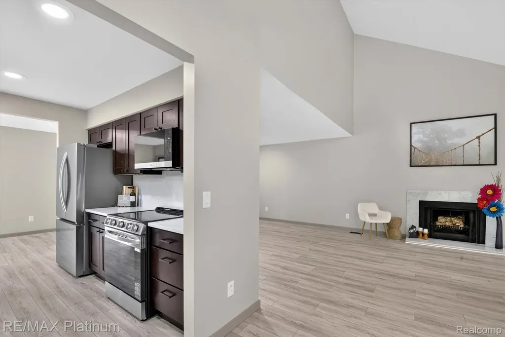 32 Haverhill Court Ann Arbor City MI 48105