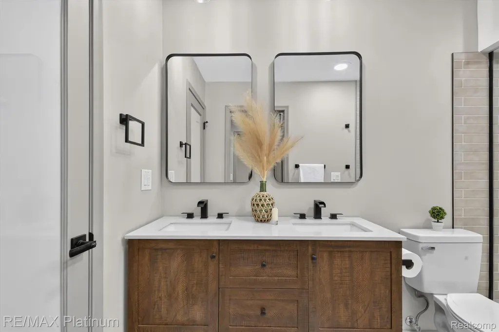 32 Haverhill Court Ann Arbor City MI 48105