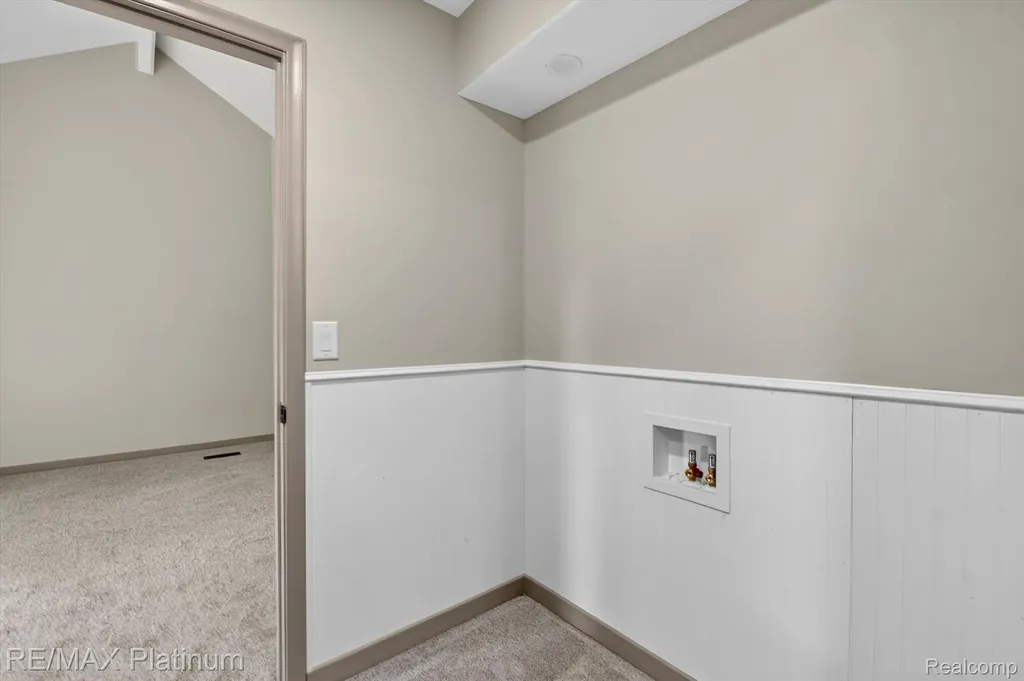 32 Haverhill Court Ann Arbor City MI 48105