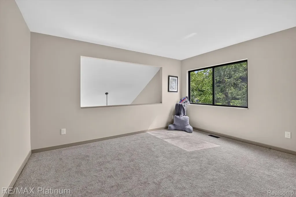 32 Haverhill Court Ann Arbor City MI 48105