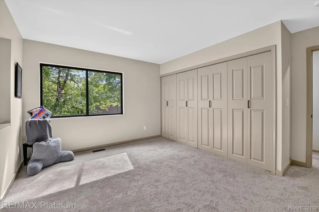 32 Haverhill Court Ann Arbor City MI 48105