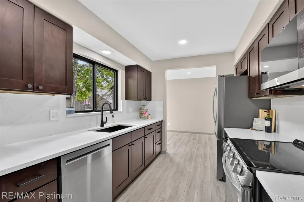 32 Haverhill Court Ann Arbor City MI 48105