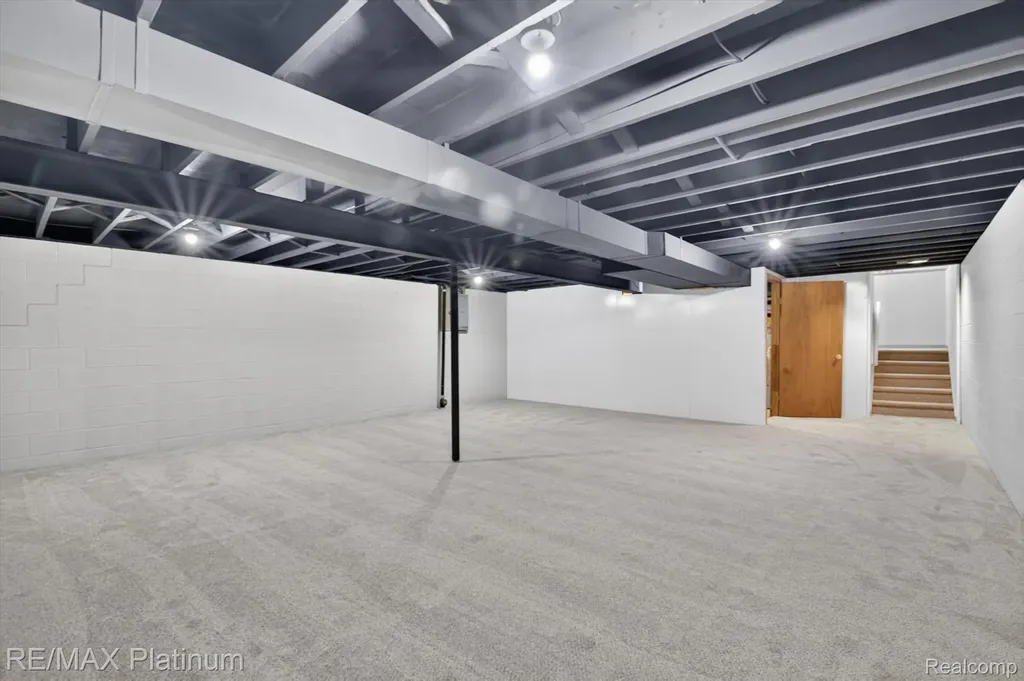32 Haverhill Court Ann Arbor City MI 48105