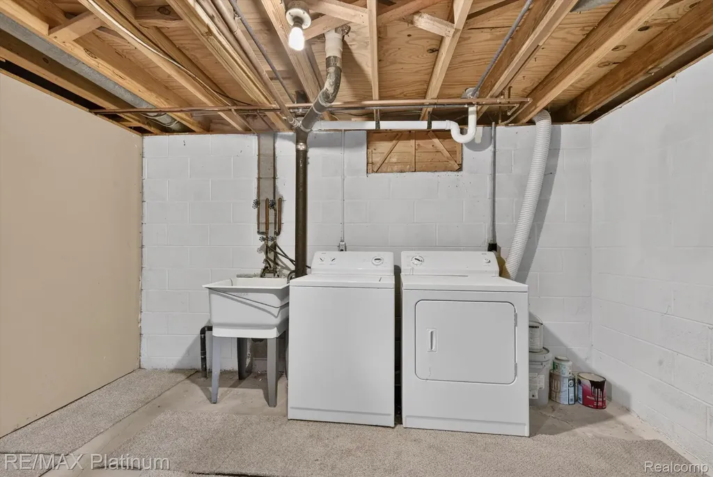 32 Haverhill Court Ann Arbor City MI 48105