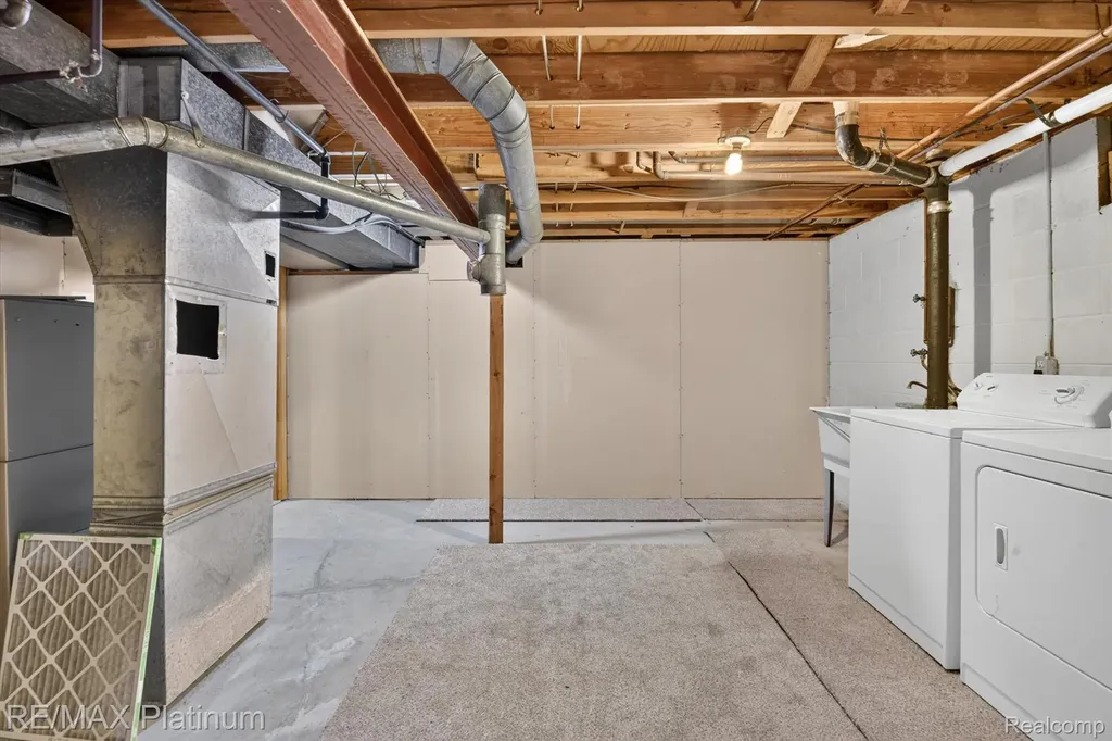 32 Haverhill Court Ann Arbor City MI 48105