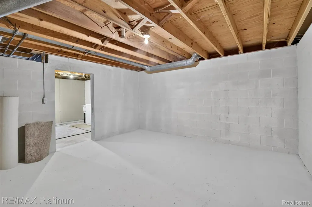 32 Haverhill Court Ann Arbor City MI 48105