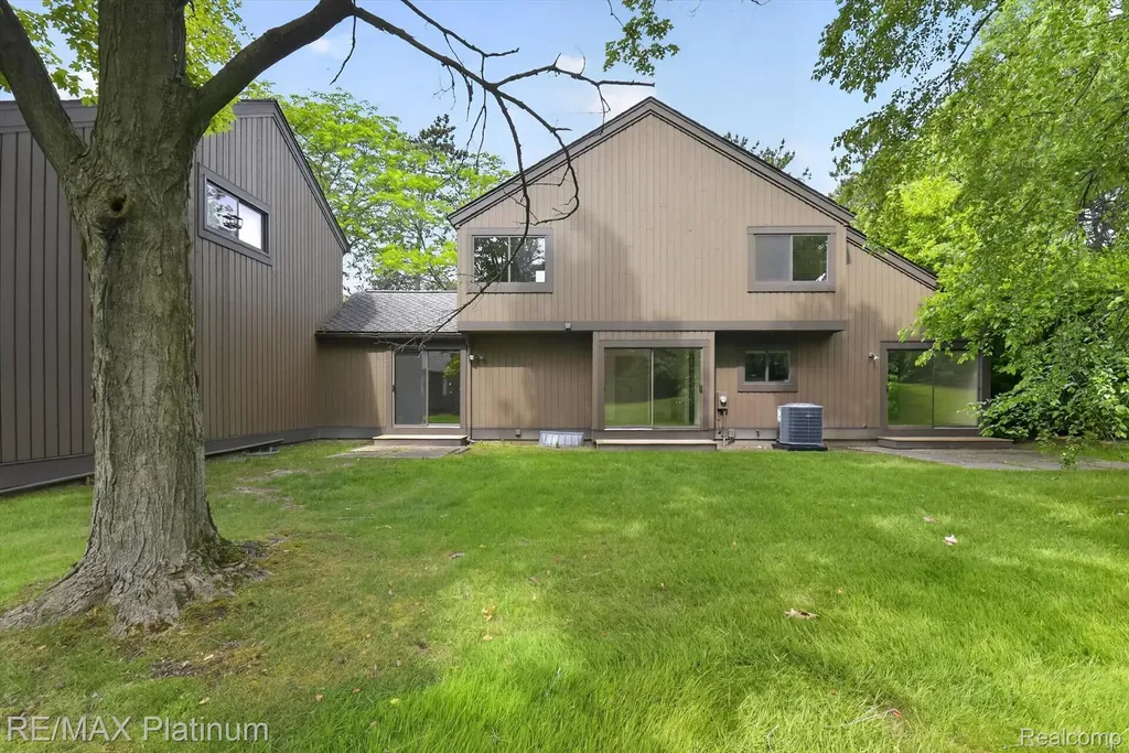 32 Haverhill Court Ann Arbor City MI 48105