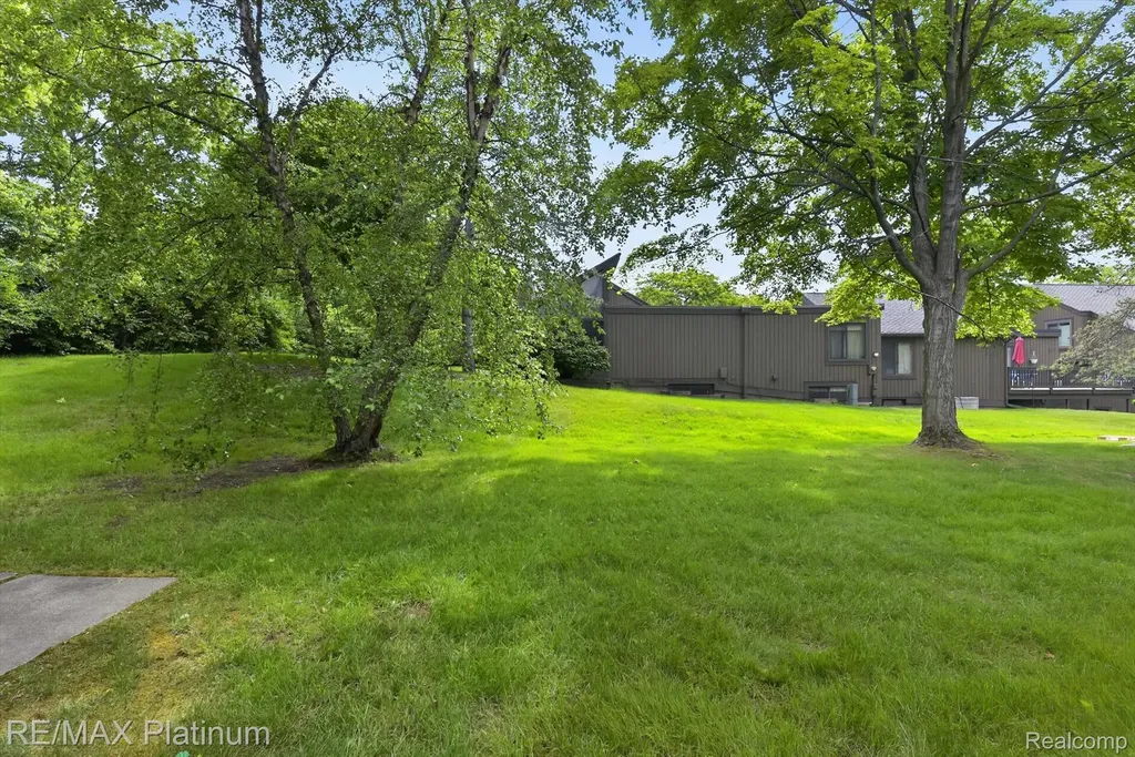 32 Haverhill Court Ann Arbor City MI 48105