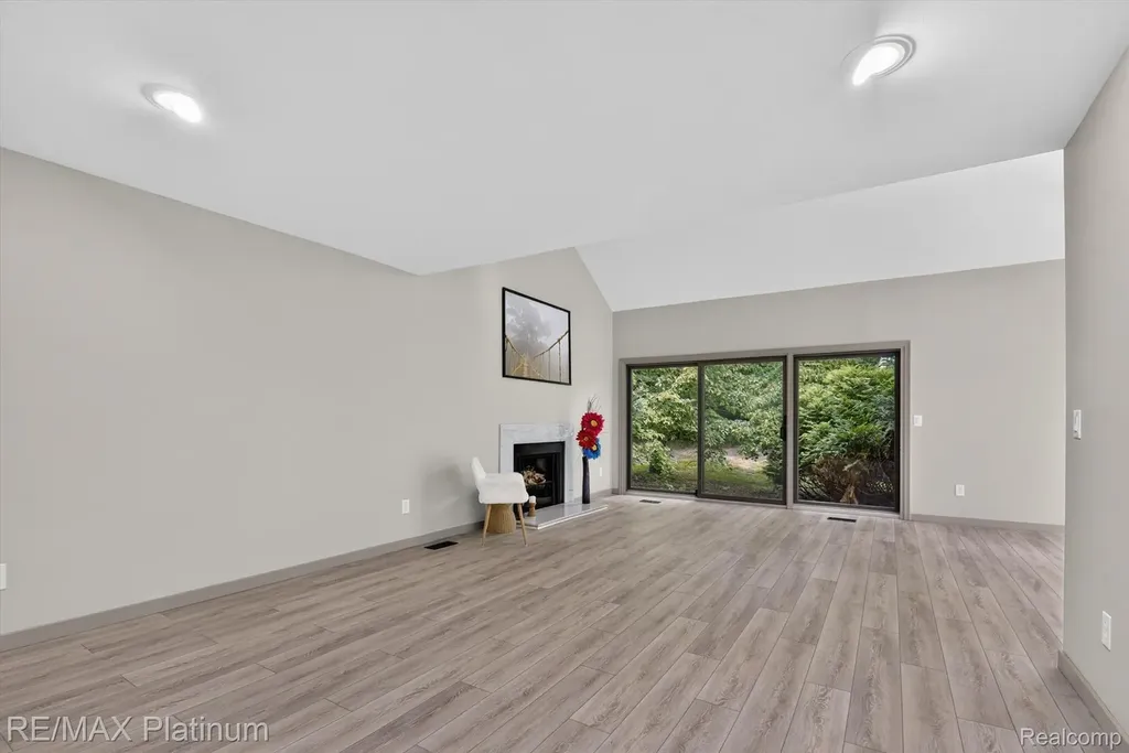 32 Haverhill Court Ann Arbor City MI 48105