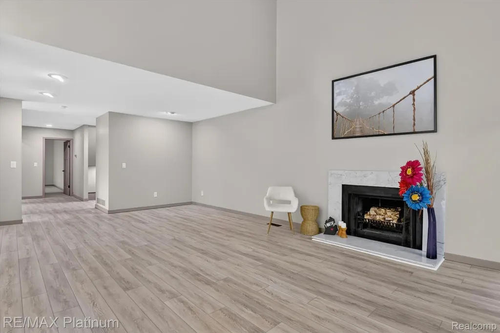 32 Haverhill Court Ann Arbor City MI 48105