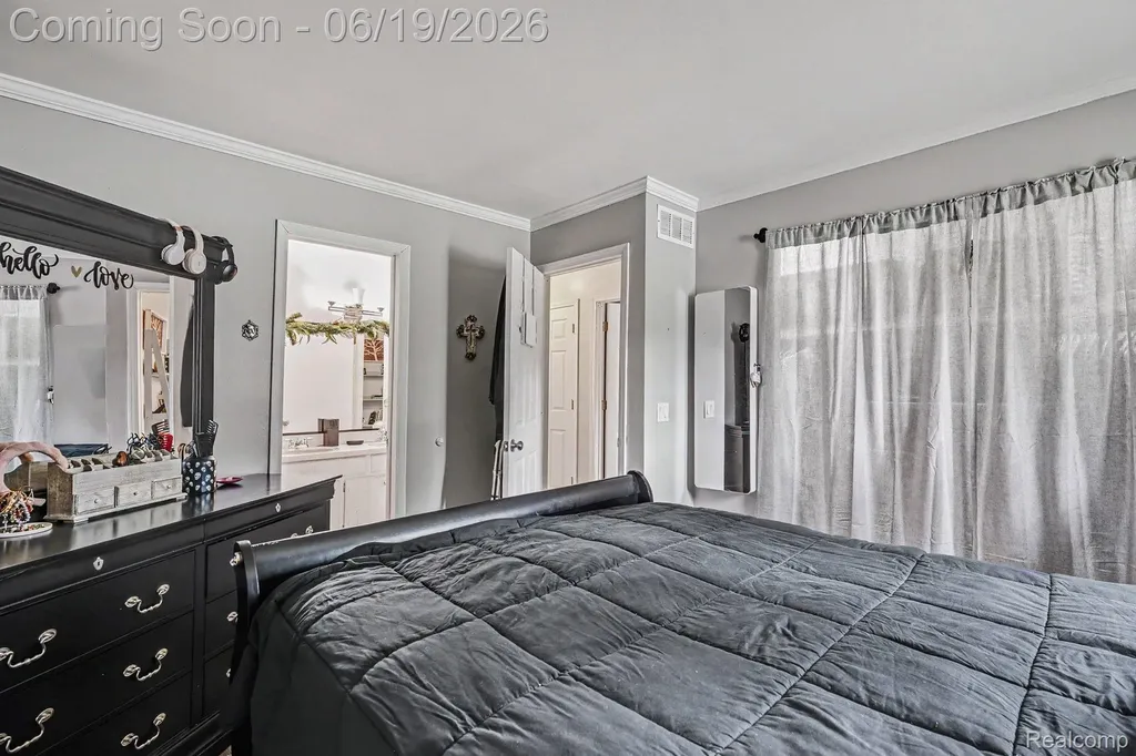 38748 Golfview Drive E Clinton Charter Township MI 48038