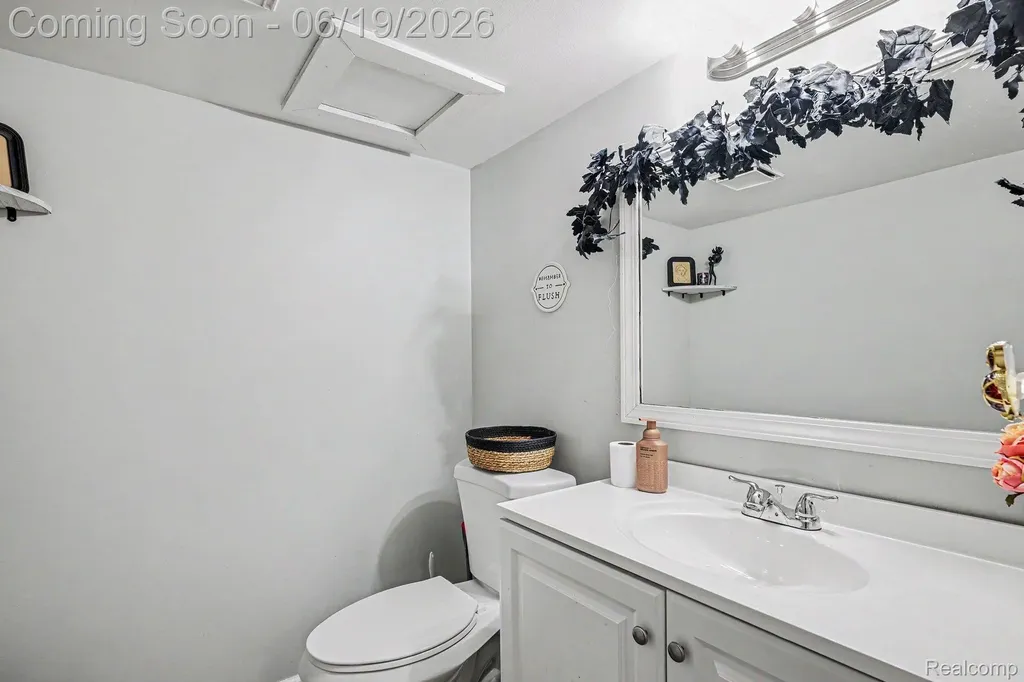 38748 Golfview Drive E Clinton Charter Township MI 48038