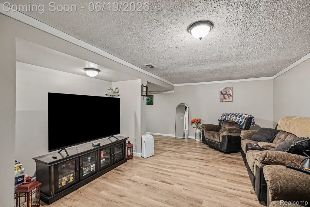 38748 Golfview Drive E Clinton Charter Township MI 48038