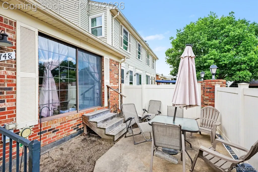 38748 Golfview Drive E Clinton Charter Township MI 48038
