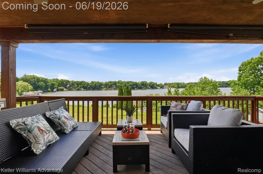 49354 Peninsular Drive Van Buren Charter Township MI 48111