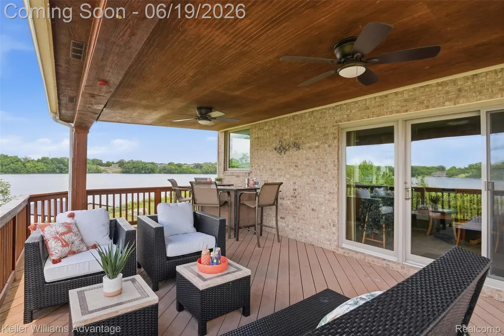 49354 Peninsular Drive Van Buren Charter Township MI 48111