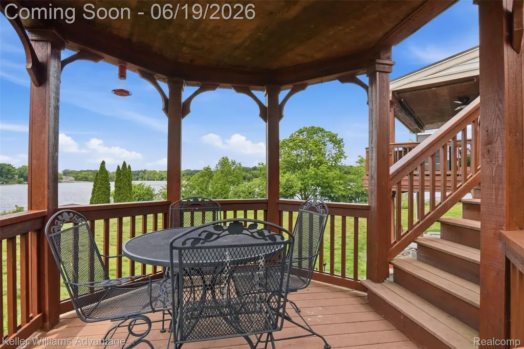 49354 Peninsular Drive Van Buren Charter Township MI 48111