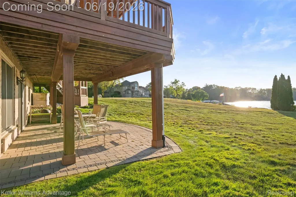 49354 Peninsular Drive Van Buren Charter Township MI 48111