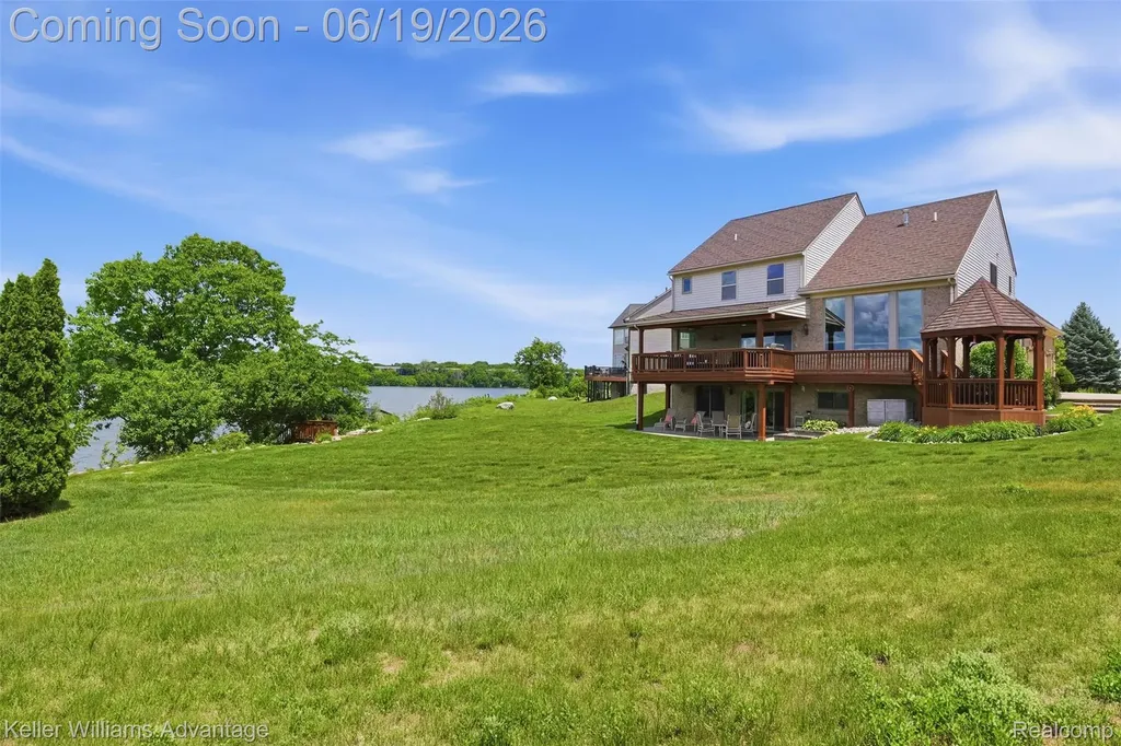49354 Peninsular Drive Van Buren Charter Township MI 48111