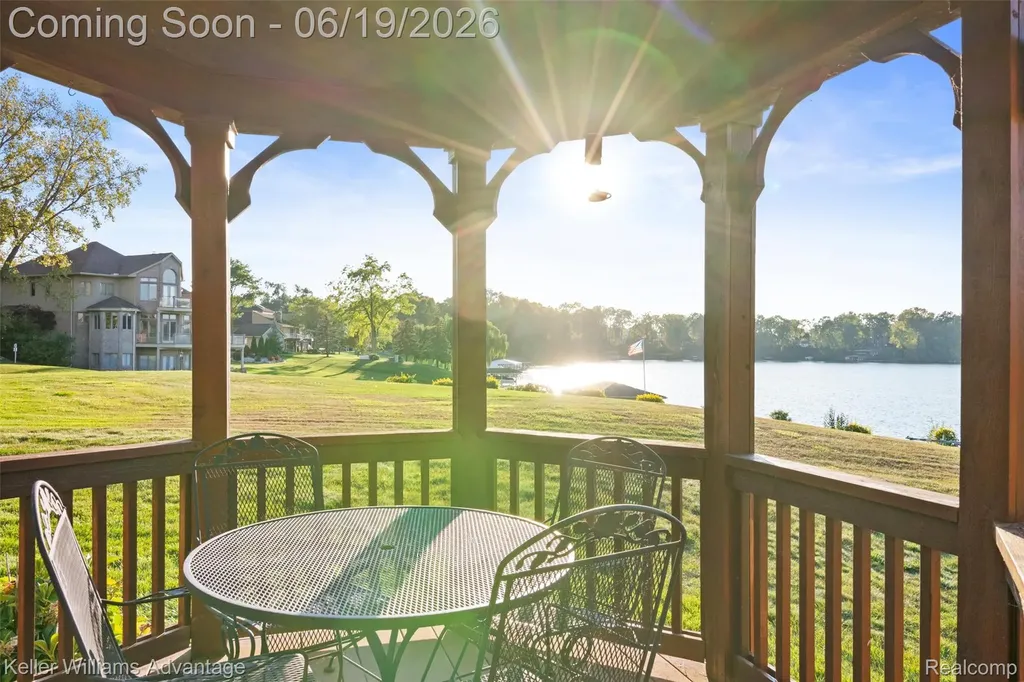 49354 Peninsular Drive Van Buren Charter Township MI 48111