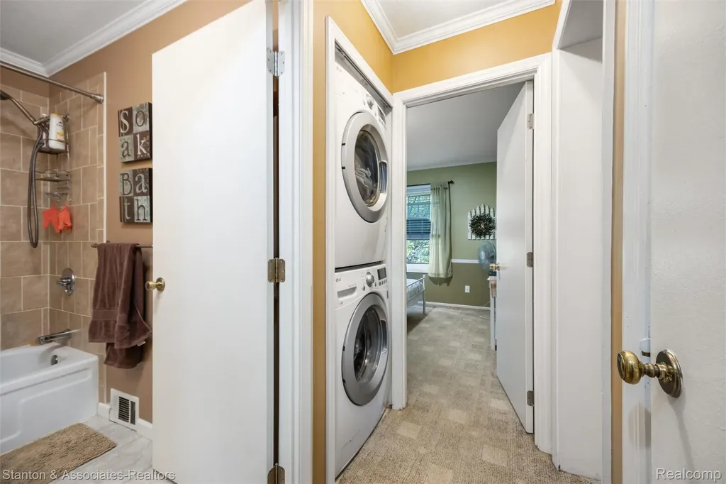 38718 Barnstable Lane Clinton Charter Township MI 48038