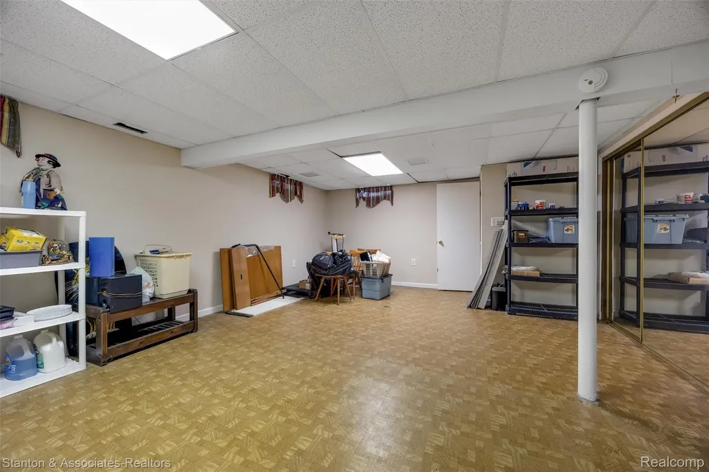 38718 Barnstable Lane Clinton Charter Township MI 48038